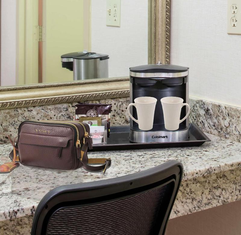 Deluxe King Room image 1