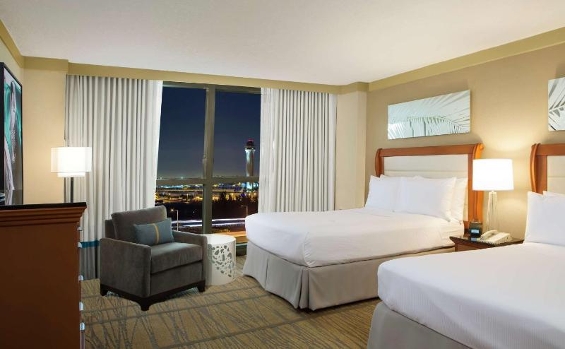 Double Room with Two Double Beds image 3