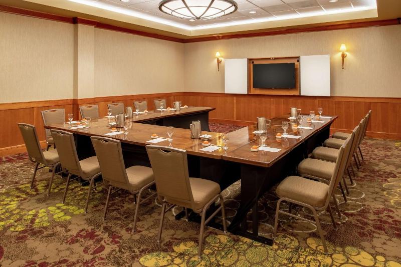 DoubleTree Suites by Hilton Hotel Seattle Airport - Southcenter - image 12