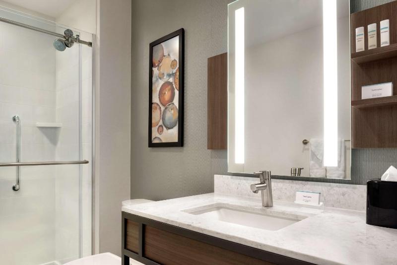 King Room image 2