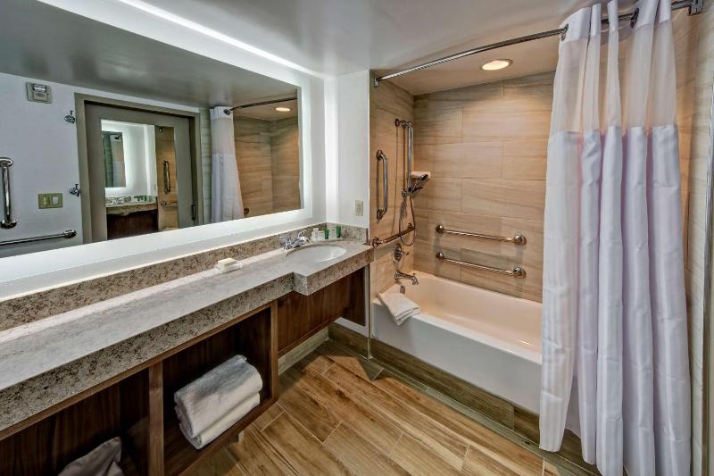 King Room - Hearing Access image 3