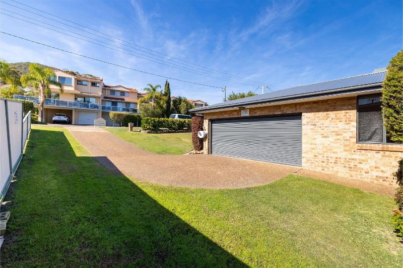 41 Leonard Avenue boat parking aircon - image 11