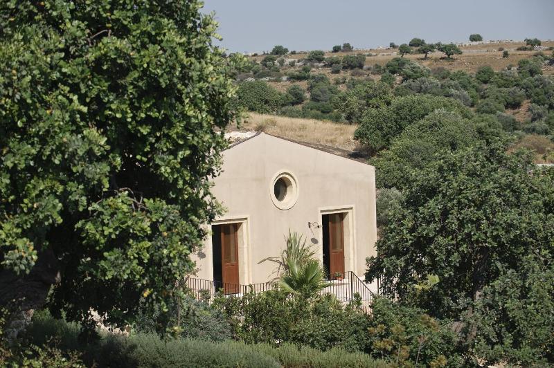 Three-Bedroom Villa image 4