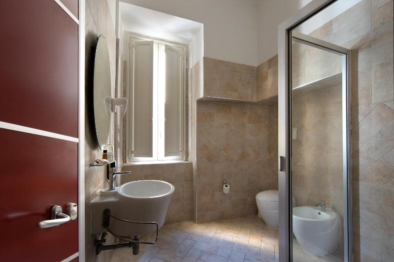 Quadruple Deluxe Room image 1