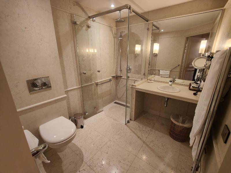 Junior Suite image 4