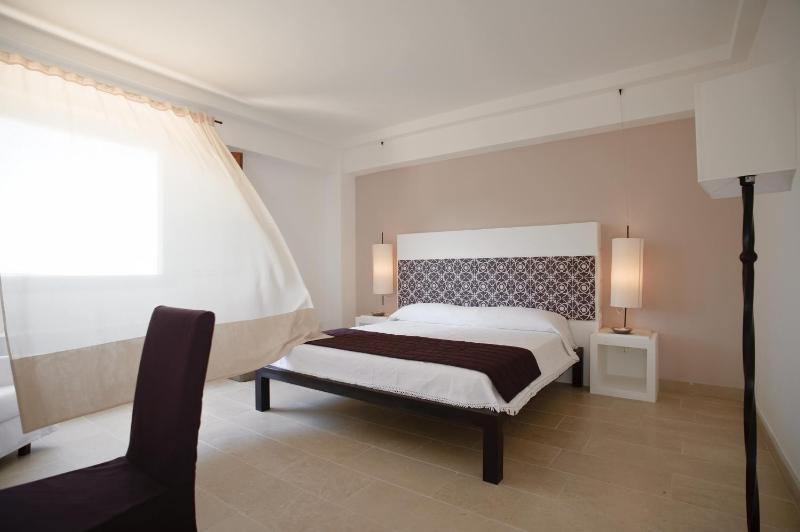 Standard Double or Twin Room image 1