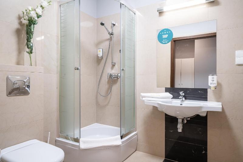 Budget Double Room image 4