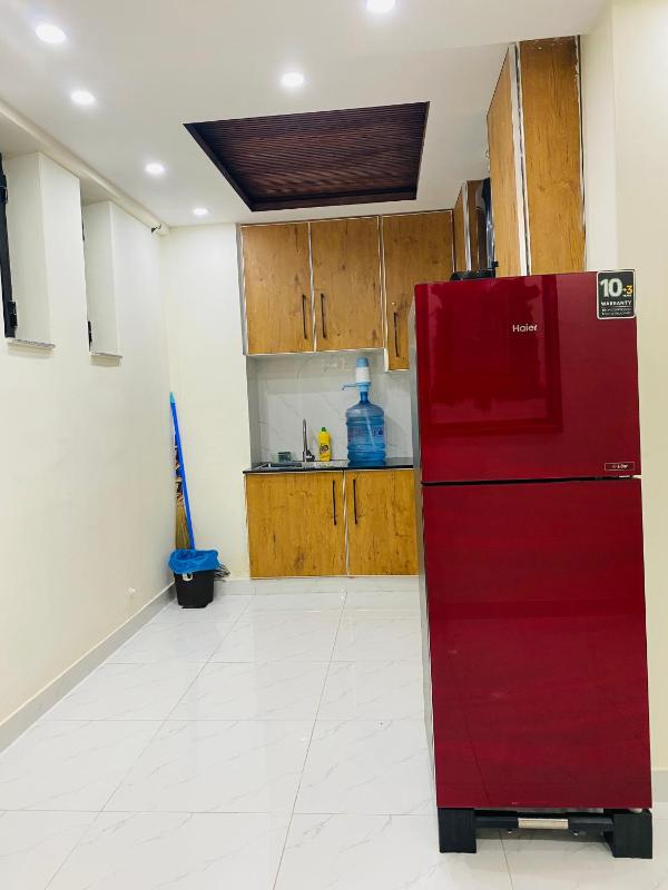 One-Bedroom Apartment image 4