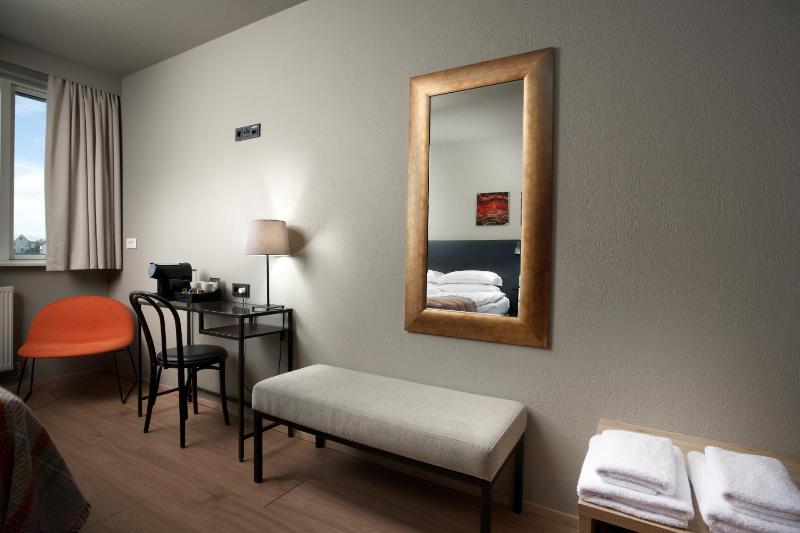 Double or Twin Room image 3