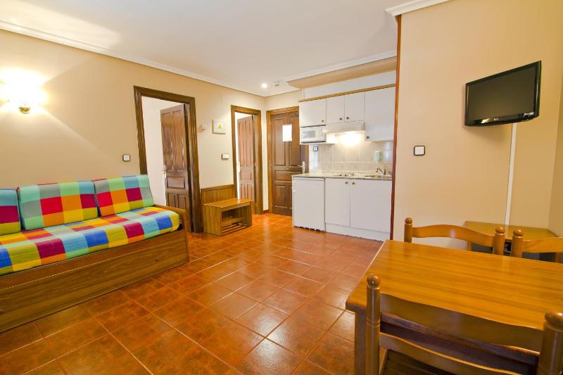 Apartment (2-4 Adults) image 2