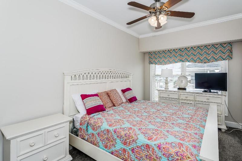 469 Fort Pickens Rd - image 4