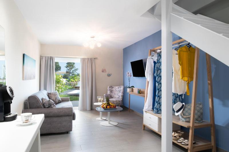 Suite with Private Pool image 4