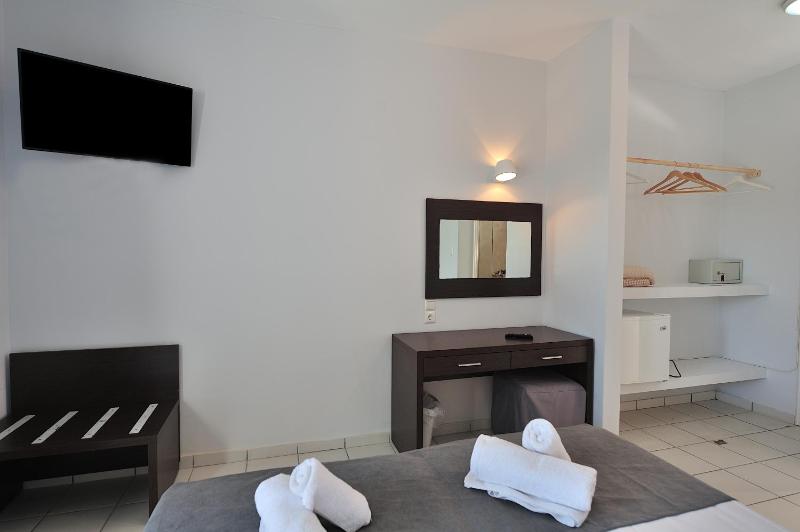 Double Budget Room (Semi-basement) image 4