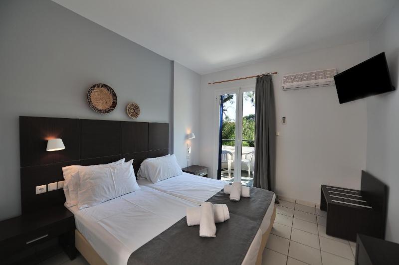 Double Room with Private Balcony image 1