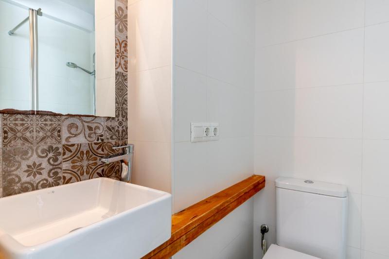 Bustos Tavera Olehousing - image 14