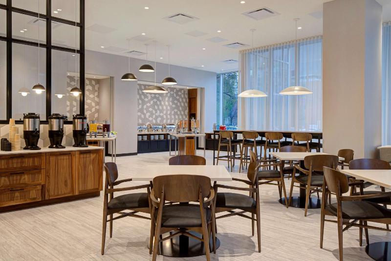 Homewood Suites By Hilton Montreal Downtown - image 10