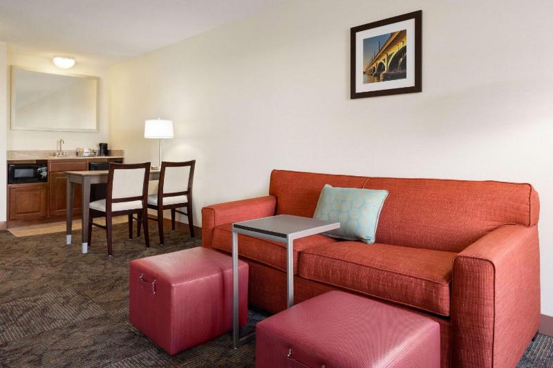 Queen Studio Suite with Two Queen Beds and Sofa Bed - Non-Smoking image 2