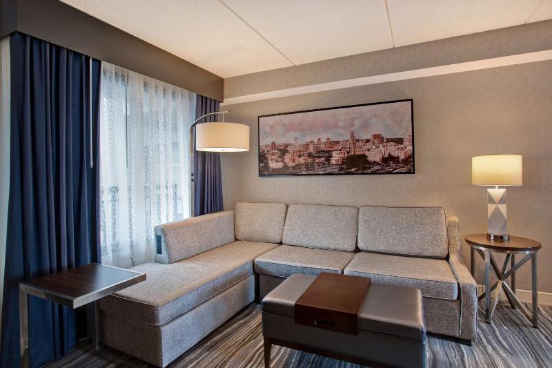 Suite with Two Double Beds - Non-Smoking image 4