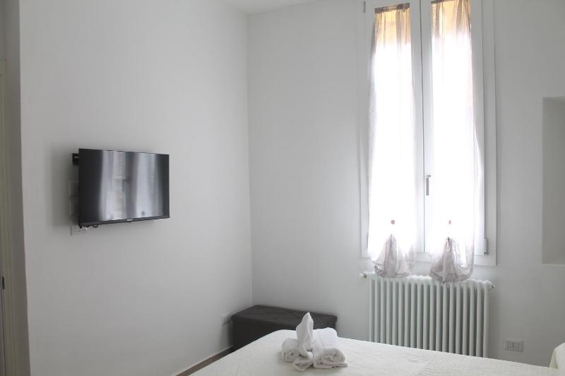 Appartamento San Vitale - image 8