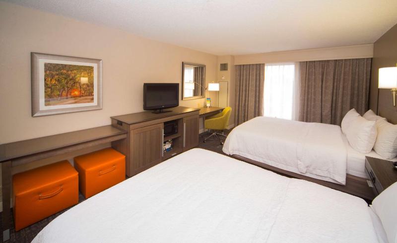 Room with Two Queen Beds - Non-Smoking image 4