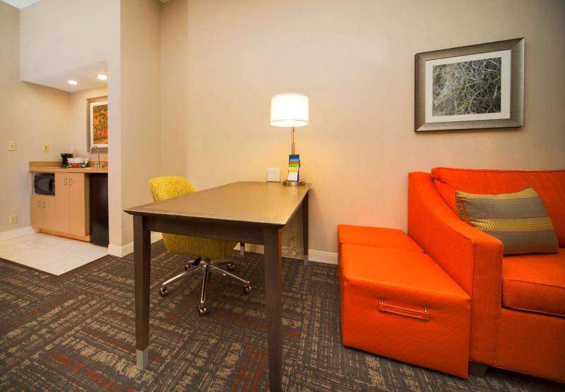 King Room with Sofa Bed and Study - Non-Smoking image 4