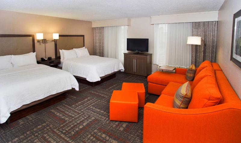 Queen Studio Suite with Two Queen Beds - Non-Smoking image 3