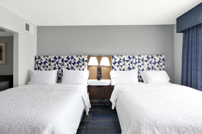 Queen Studio Suite with Two Queen Beds image 2
