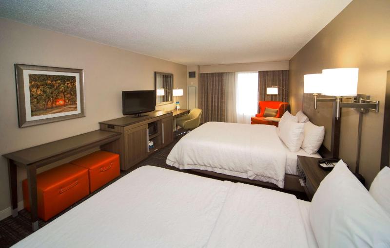 Two Queen Beds with Sitting Area- Non-Smoking image 2