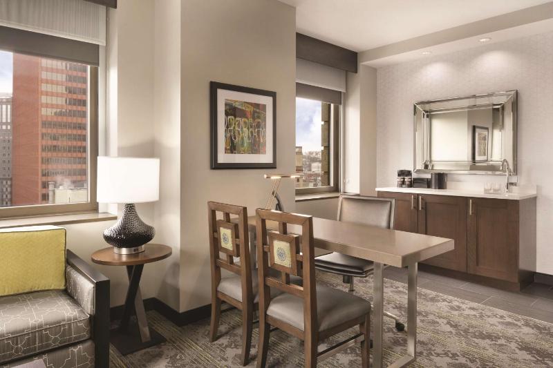 Embassy Suites By Hilton Pittsburgh-Downtown - image 7