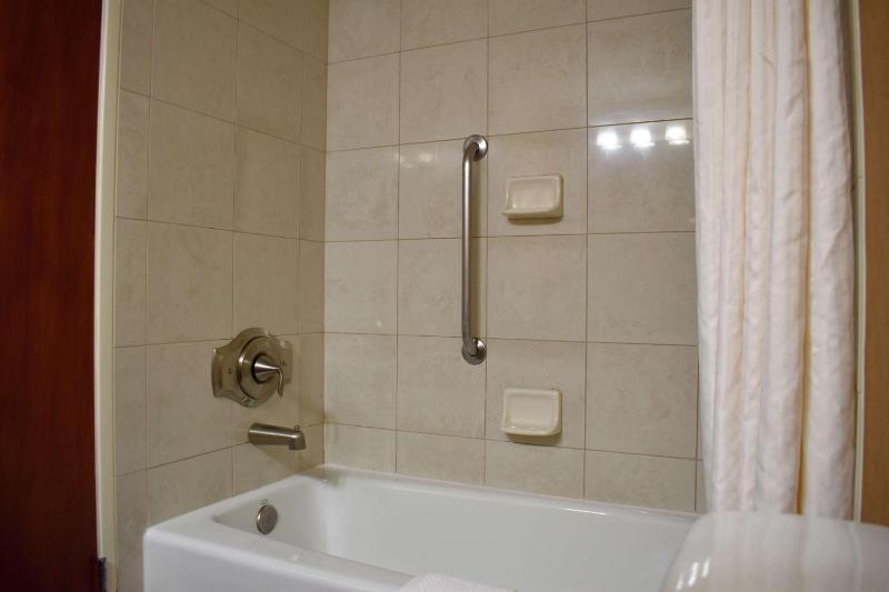 Double Suite with Balcony - Non-Smoking image 3