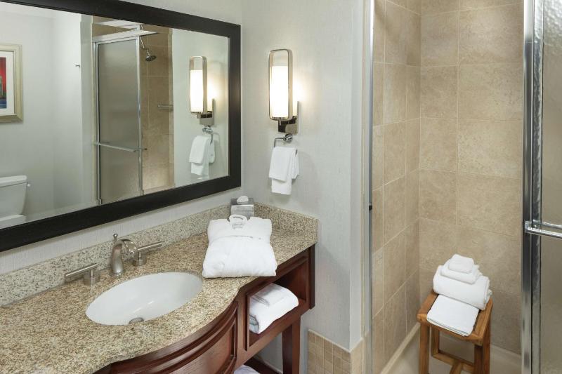 Premium King Room with Balcony - Non-Smoking image 2