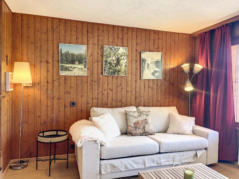 One-Bedroom Apartment with Balcony - West image 3