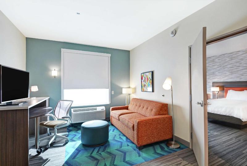 One-Bedroom Queen Suite - Non-Smoking image 2