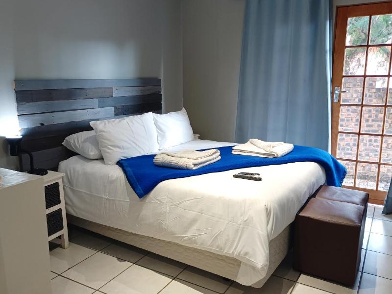 21 On Coetzee Guest House - image 5
