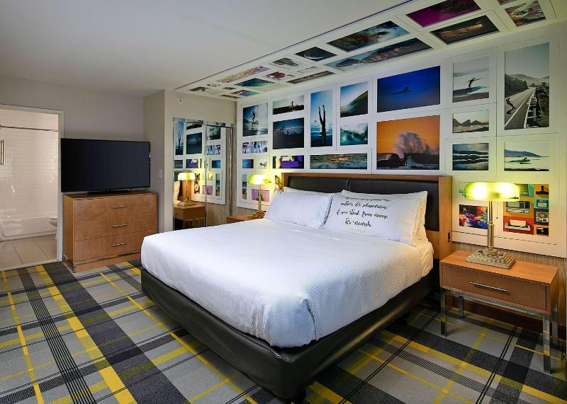 Grand King Suite image 3