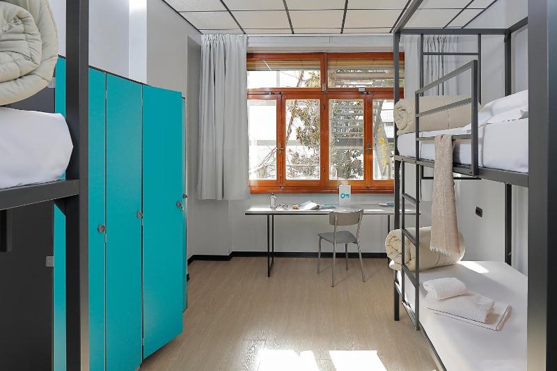 Bed in 6-Bed Mixed Dormitory Room image 4