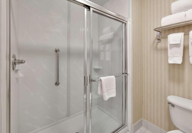 Queen Studio Suite - Non-Smoking image 2