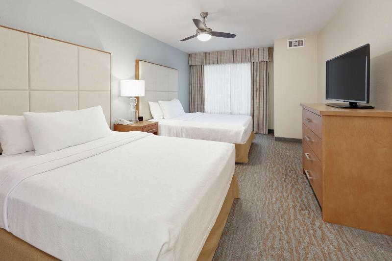One-Bedroom Queen Suite with Two Queen Beds - Non-Smoking image 2