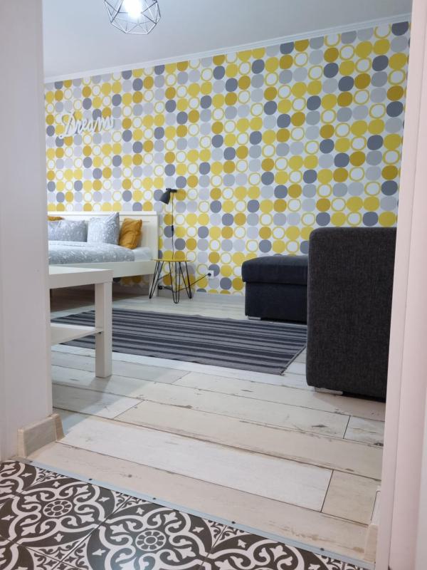 One-Bedroom Apartment image 3