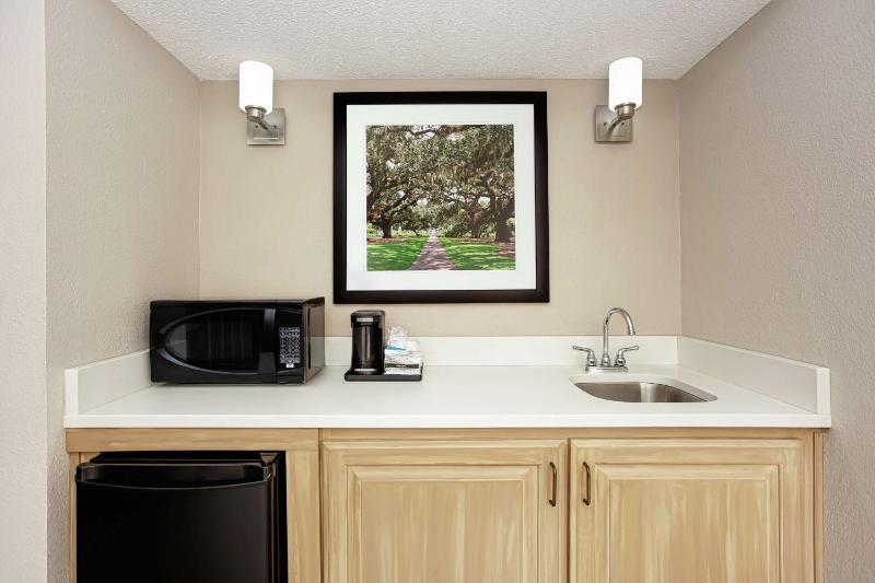 One-Bedroom King Suite - Non-Smoking image 3