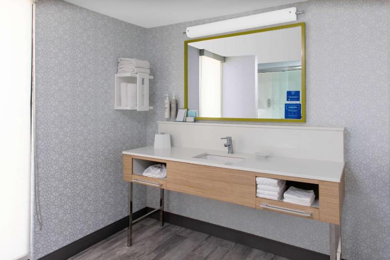 Double Room - Non-Smoking  image 2