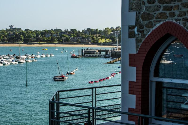 Prestige Double Room with Terrace and Sea View image 4