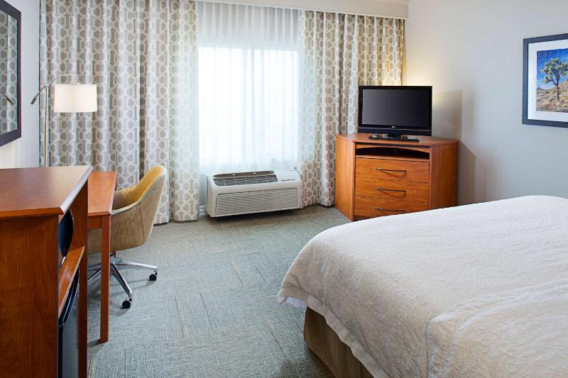 King Room with King Bed - Non-Smoking image 4
