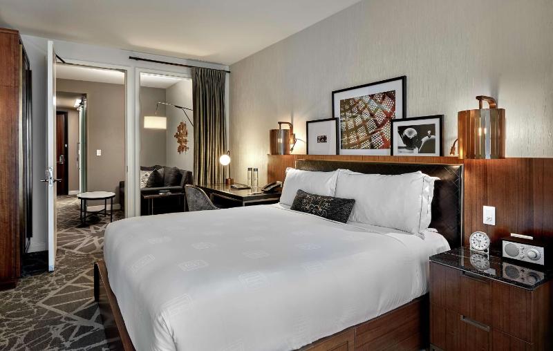 Vista King Suite image 4
