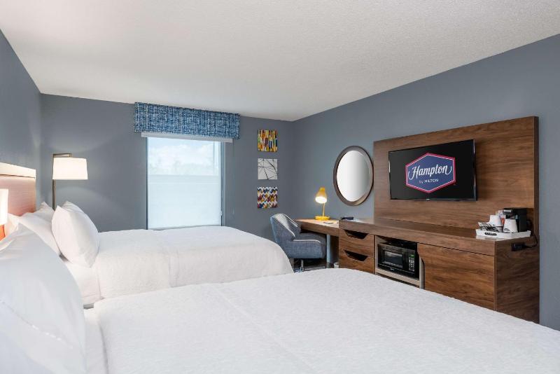 Room with Two Queen Beds - Non-Smoking image 4