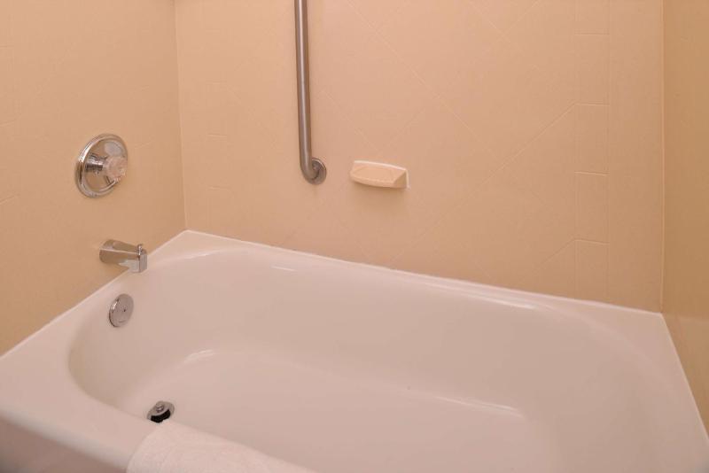 Room with Two Queen Beds - Non-Smoking image 2