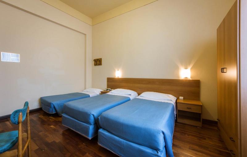 Triple Room image 3