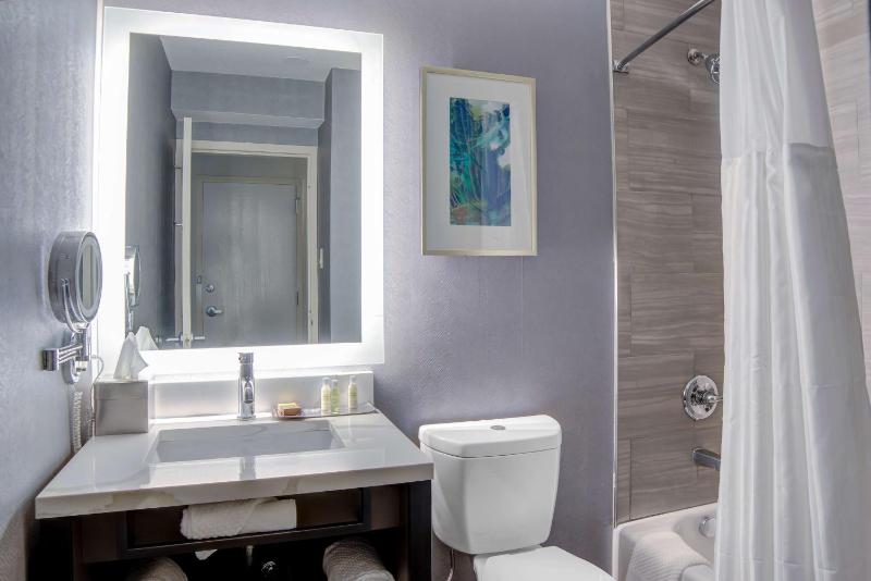King Room image 2