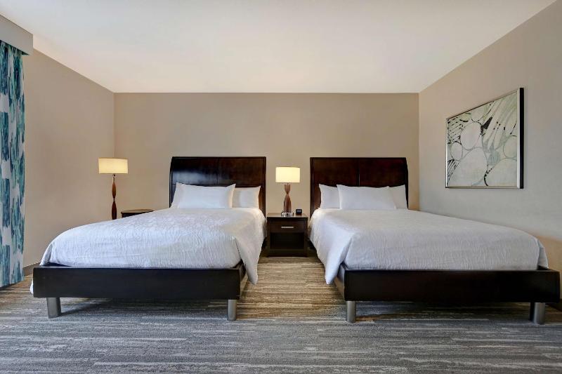 Queen Room with Two Queen Beds image 3