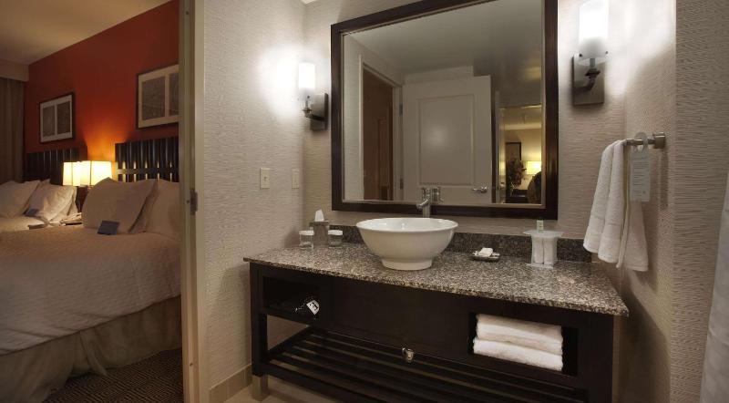 Suite with Two Queen Beds - Non-Smoking image 4